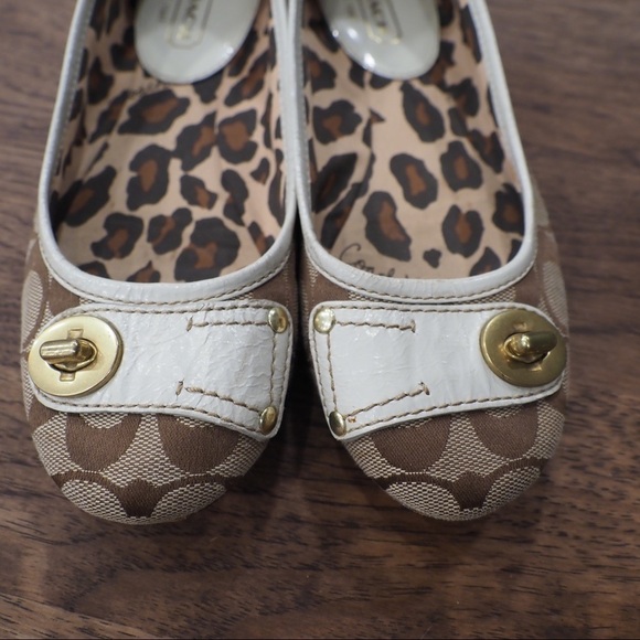 Coach sz 7 Laren white leather signature ballet flats turnlock - Picture 7 of 15